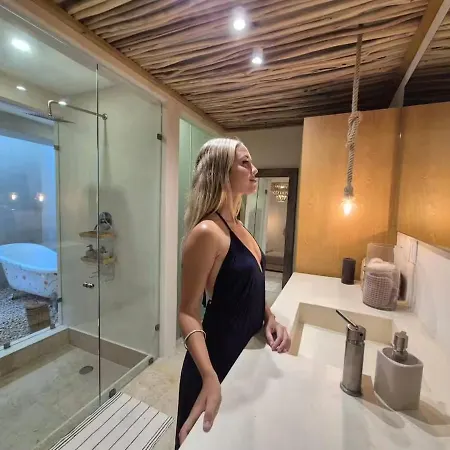 Luxury Hideaway - Rooftop Pool - Jacuzzi - Gym In Apartment