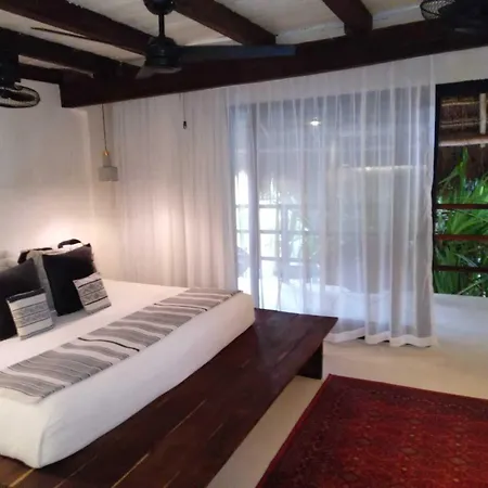Hotel Amor Rooms 2*