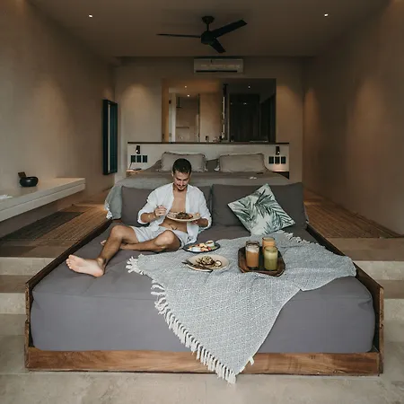 Casa Agape Boutique Rooftop Pool & Club Access 4*