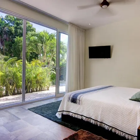 Casa Pelagia Beachfront Luruxy In