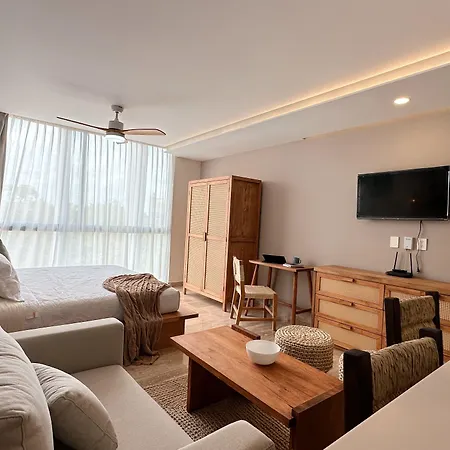 Hotel 307 *