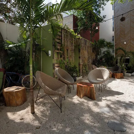 Oostel Tulum