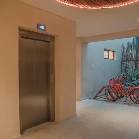 Kataluum- Luxurious Eco-chic Ph With Pool