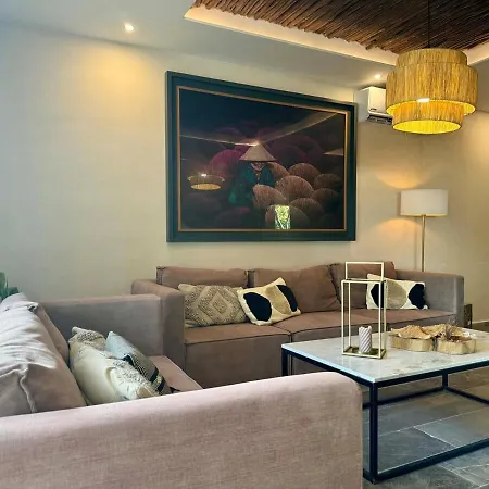 Kataluum- Luxurious Eco-chic Ph With Pool Villa *