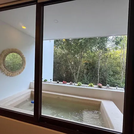 Private Jacuzzi Jungle View In La Veleta *