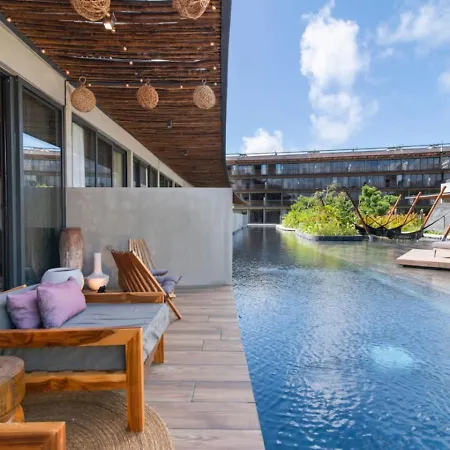 Holiday home 2br Swimout Kingbeds Rooftop Gym Pool Tulum