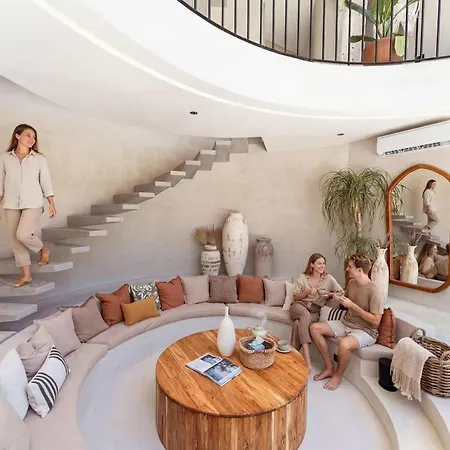 Chumuuk - Modern 5br Sanctuary With Large Pool And Rooftop Terrace Apartment