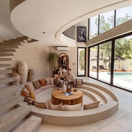 Apartment Chumuuk - Modern 5br Sanctuary With Large Pool And Rooftop Terrace *