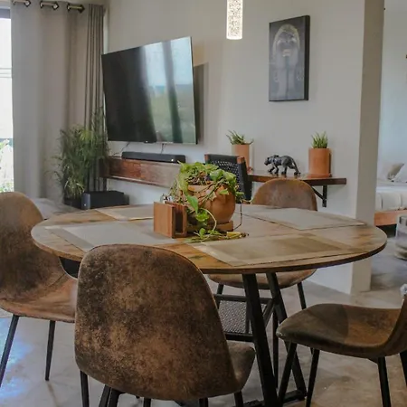 2 Bdrm-2 Baths For Groups & Music Lovers Apartment