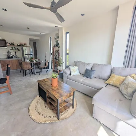 Apartment 2 Bdrm-2 Baths For Groups & Music Lovers