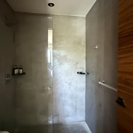 Apartment 2 Bdrm-2 Baths For Groups & Music Lovers