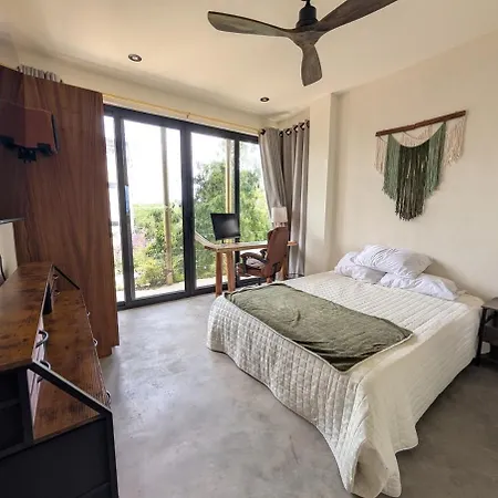 Apartment 2 Bdrm-2 Baths For Groups & Music Lovers *
