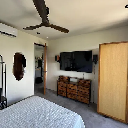 2 Bdrm-2 Baths For Groups & Music Lovers Apartment