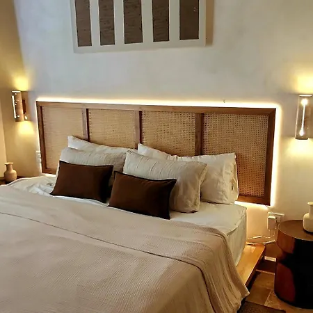 Tropical Retreat: Scooters, Hot Tub, Pool, Projector Apartment Tulum