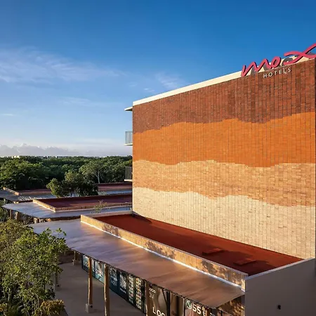 Hotel Moxy 3*