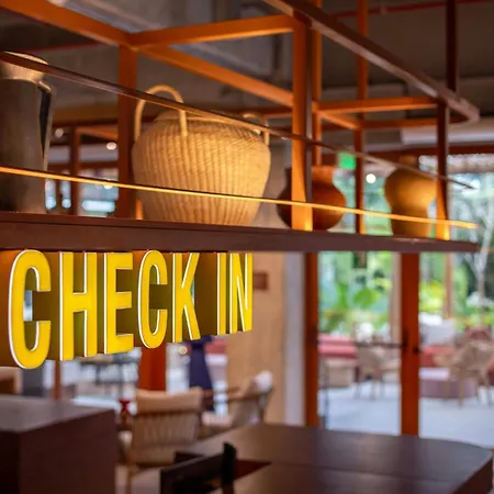 Hotel Moxy 3*