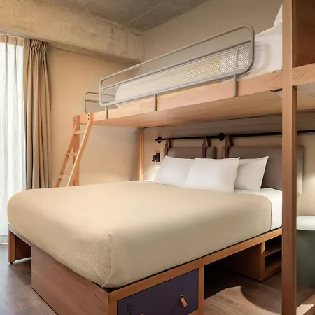 Hotel Moxy 3*