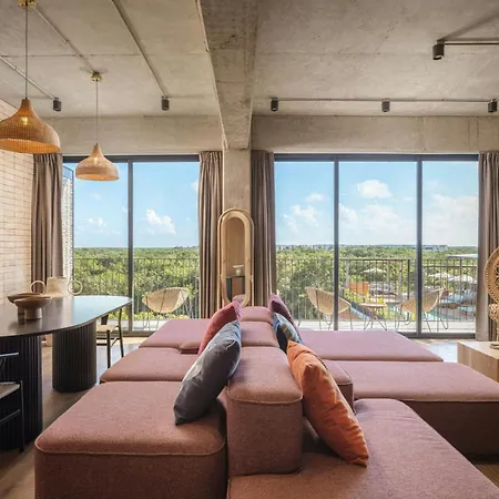 Moxy Hotel