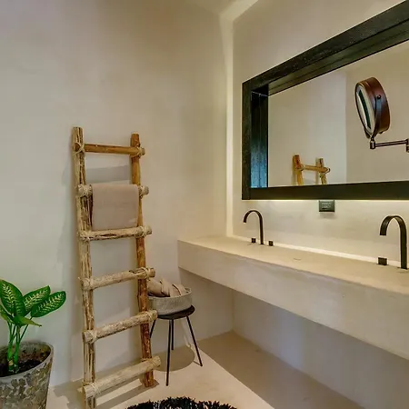 Villa Casa Tira - Your Luxury Jungle Mansion In
