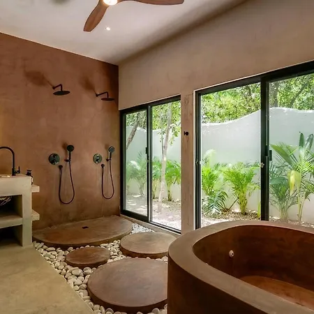 Casa Tira - Your Luxury Jungle Mansion In Villa