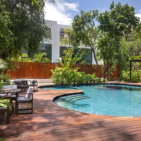Exclusive 4br In Karanda With Pools And Paddle *