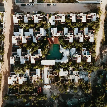 Hotel Nevana Luxury By La Zebra 4*