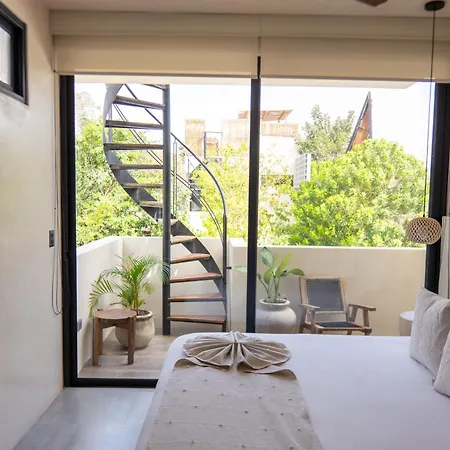 Hotel Nevana Luxury By La Zebra 4*