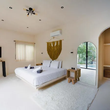 Modern Luxury With Large Pool - Bbq Grill *