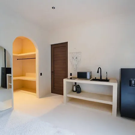 Modern Luxury With Large Pool - Bbq Grill *