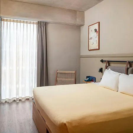 Moxy Hotel 3*