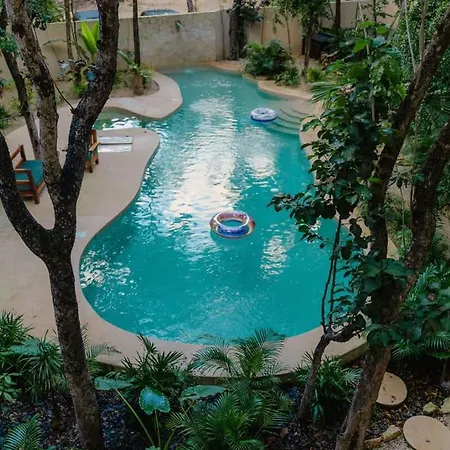 Private 6br Jungle Compound With Rooftop Pool Holiday home