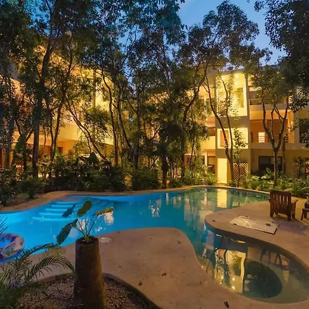 Private 6br Jungle Compound With Rooftop Pool