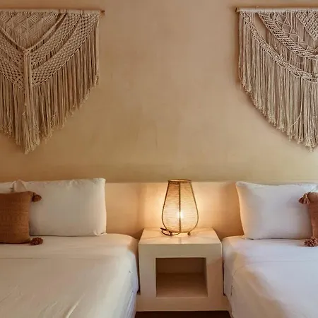 Private 6br Jungle Compound With Rooftop Pool Holiday home