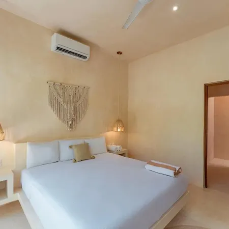 Private 6br Jungle Compound With Rooftop Pool Holiday home *