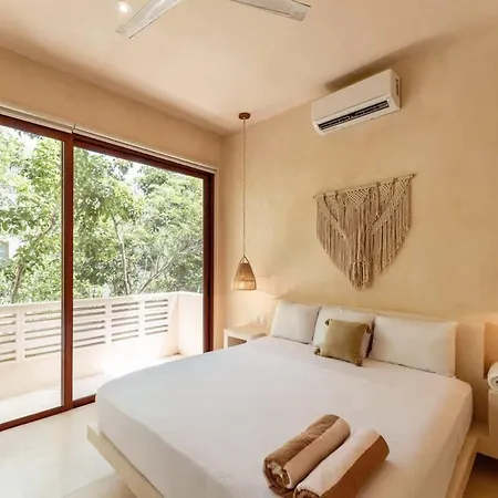 Private 6br Jungle Compound With Rooftop Pool