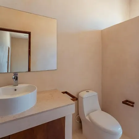 Holiday home Private 6br Jungle Compound With Rooftop Pool
