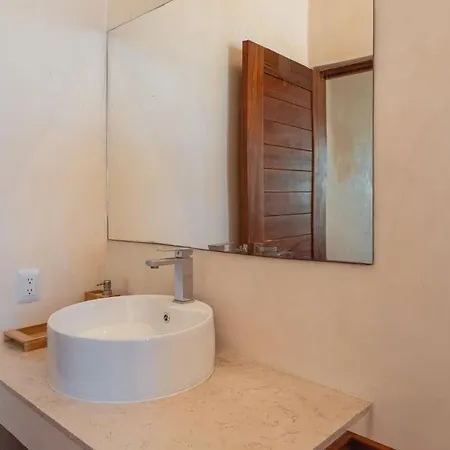 Private 6br Jungle Compound With Rooftop Pool *
