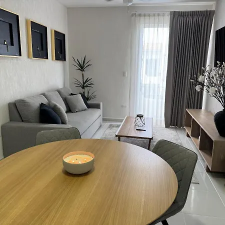 Comfortable 2br Pool & Gym Apartment