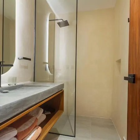Apartment 2 Bdm Each With A Private Pool, At Elements *