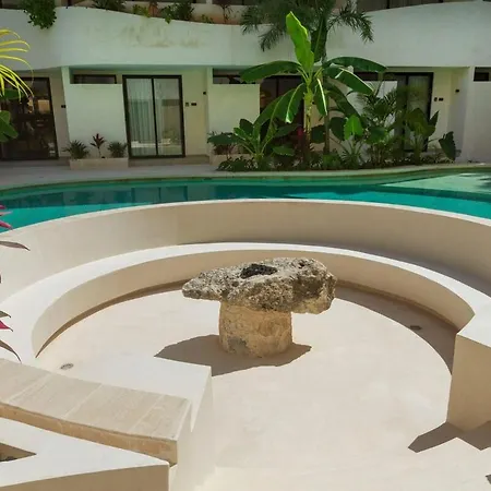 2 Bdm Each With A Private Pool, At Elements Apartment *