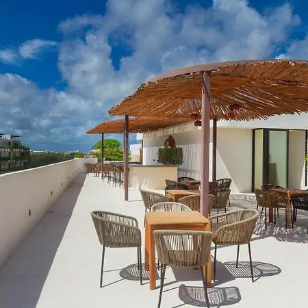 2 Bdm Each With A Private Pool, At Elements Apartment