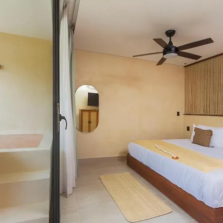 2 Bdm Each With A Private Pool, At Elements Apartment *