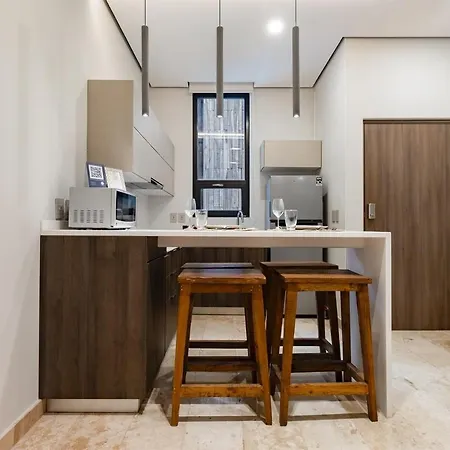 Private Jacuzzi In Zone - Sea View Rooftop Pools & Included Apartment *
