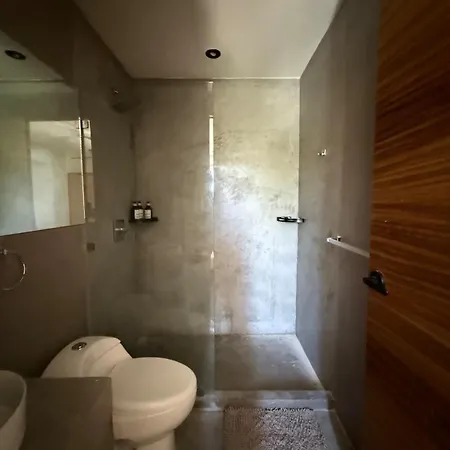 Apartment 2 Bdrm-2 Baths For Groups & Music Lovers