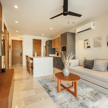 101 Park By Lumina Apartment