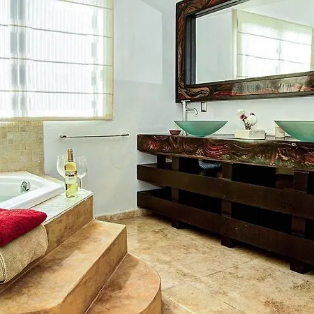 Blueberry Luxury * Tulum