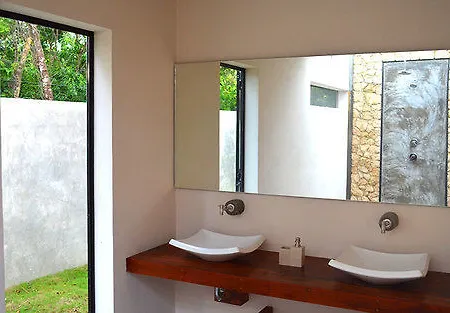 Aqua Viva 4*