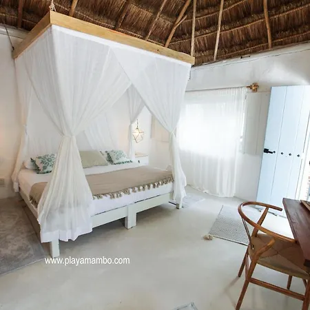 Hotel Playa Mambo Eco Cabanas 4*
