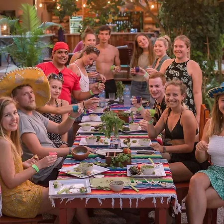 Hostel Che & Bar Adults Only
