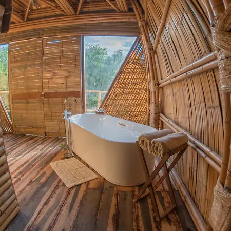 Mamasan Treehouses & Tulum